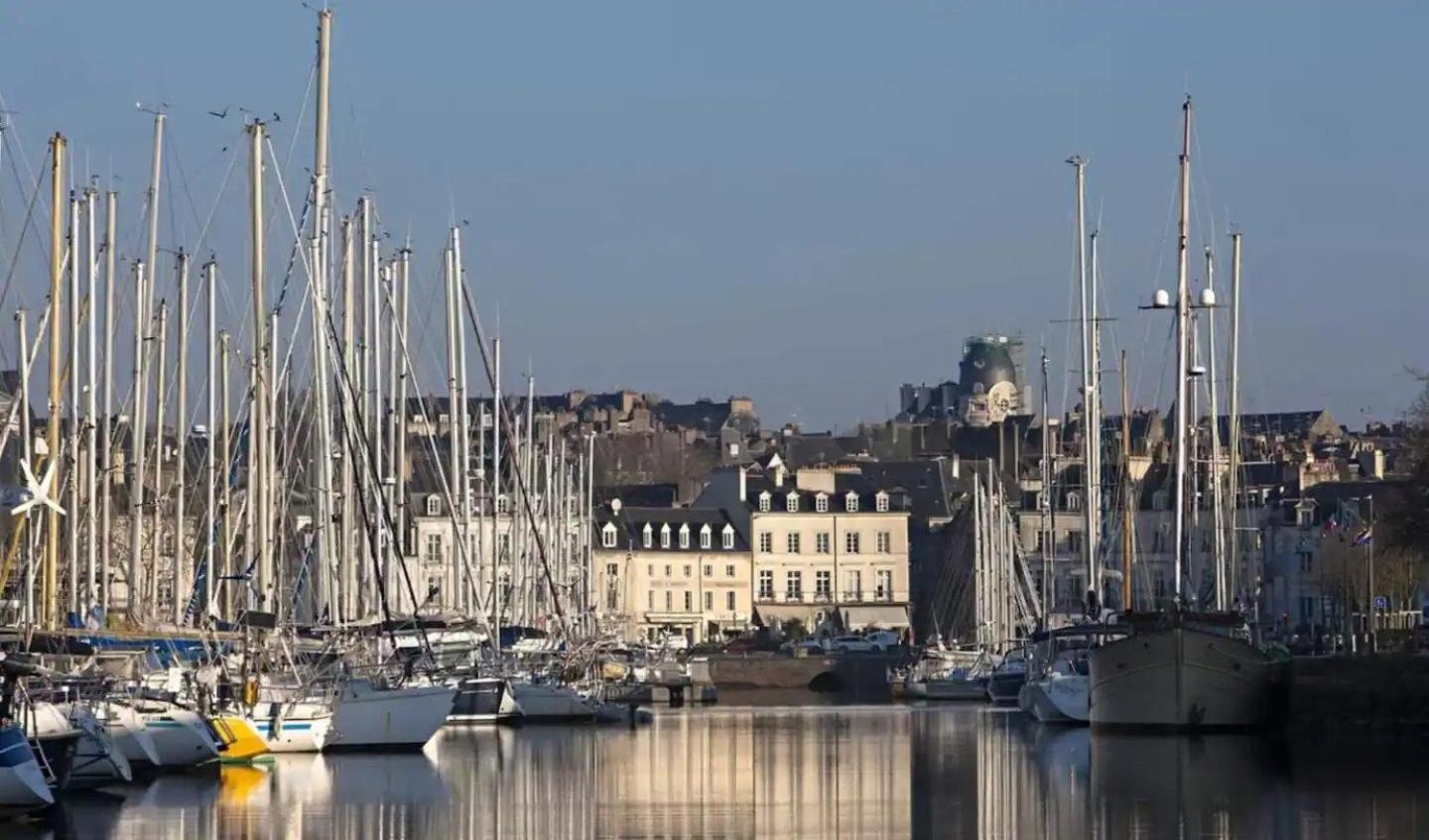 Tassigny - Charmant Appartement/ Terrasse - Port ヴァンヌ エクステリア 写真